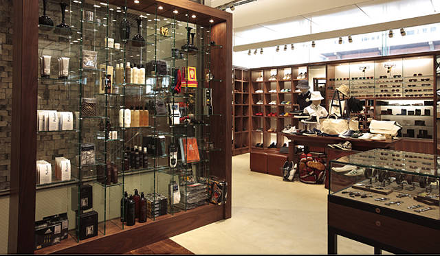 2階BEAUTY＆YOUTHユナイテッドアローズ店内（メンズ）