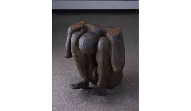 アントニ－・ゴームリー 「合成物Ⅲ」 1996年 63.5 × 66× 66cm 鋳鉄 高岡市美術館 Courtesy: The artist and White Cube