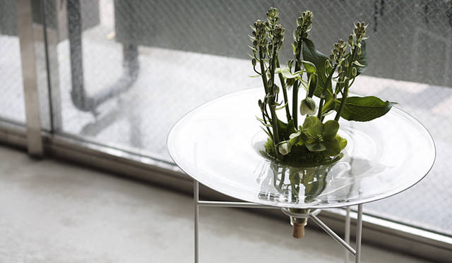 こちらはガラス製