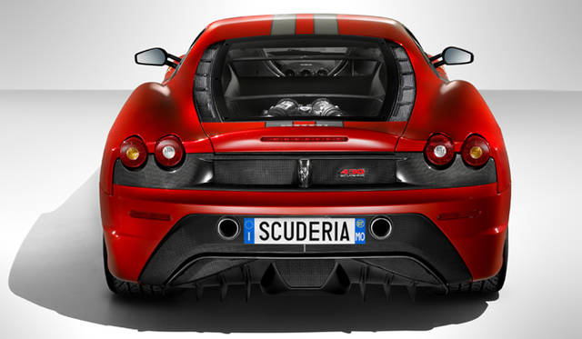 <b>FERRARI 430 SCUDERIA｜フェラーリ 430スクーデリア</b><br>F430に対して、20psの性能アップに成功した430スクーデリアのハイパフォーマンスエンジン。最高出力510ps、最大トルク470Nmを誇る。