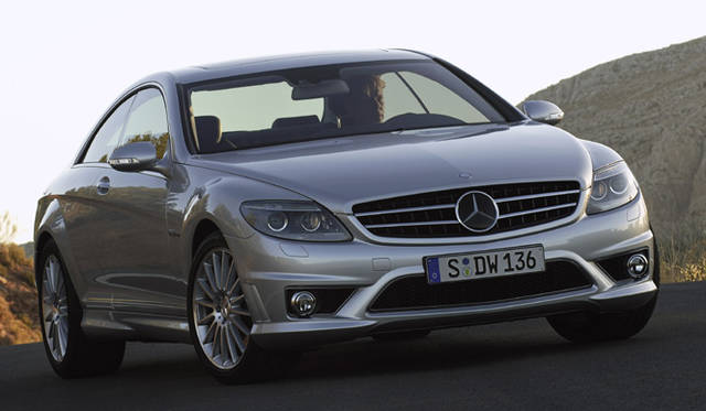 <b>Mercedes-Benz CL65 AMG/CL63 AMG｜メルセデス・ベンツ CL65 AMG/CL63 AMG</b><br>AMGデザインのマルチスポークアルミホイールが装着されるCL63 AMGには、AMGがその技術の粋を集めてつくりあげた6.2リッターV8の自然吸気エンジンが搭載される。