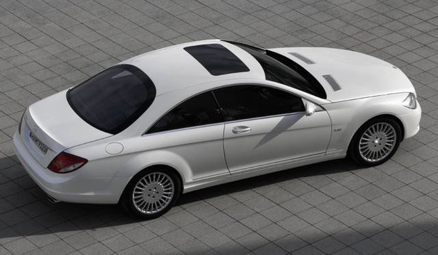 <b>Mercedes-Benz CL600｜メルセデス・ベンツ CL600</b><br>サスペンションは前4リンク、後マルチリンクを採用。電子制御するアクティブ・ボディ・コントロールがボディの動きを常に最適に保つ。