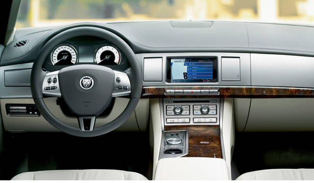 <b>Jaguar XF｜ジャガーXF</b>