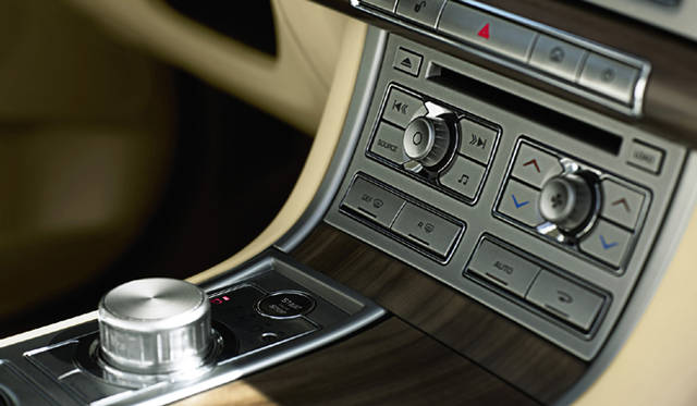 <b>Jaguar XF｜ジャガーXF</b>