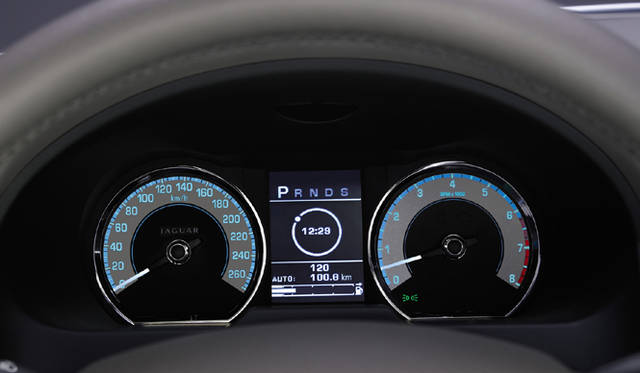 <b>Jaguar XF｜ジャガーXF</b>