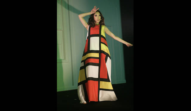 モンドリアン柄のロングドレス（早替え5体）