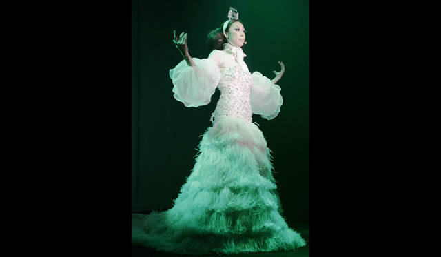 「エレガンス王国の女王の戴冠式」