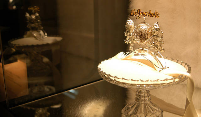 岩谷俊和デザインのティアラ