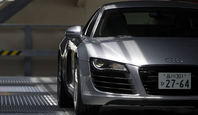 <br>ルマン24時間レースで5勝をあげたレーシングマシン「R8」の名を継承する、プレミアムスポーツカーである。