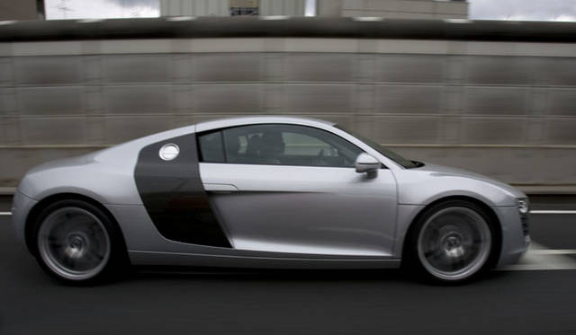 <br>駆動方式は、アウディ自慢の「クワトロ」ことフルタイム4WD。