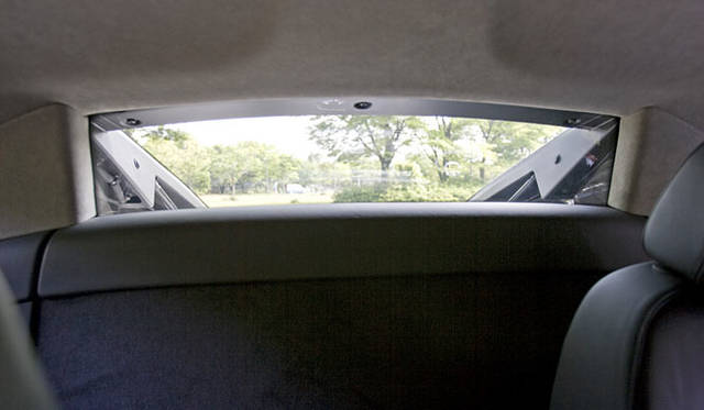 <br>リアウィンドウからの視界。