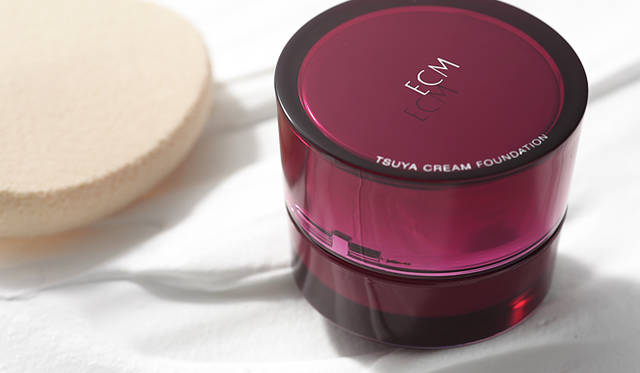 藤原美智子さんが選ぶ、スター＆名品アイテム｜ECM 艶クリームファンデーション