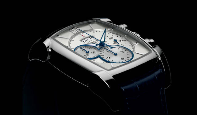 <strong>PARMIGIANI　FLEURIER｜パルミジャーニ・フルリエ</strong>　カルパシリーズに初めて加えられた、2007年のクロノグラフモデル「カルパグラフ」。分カウンター、時カウンターを掘り下げた立体的な文字盤デザインにより、視認性を高めている。