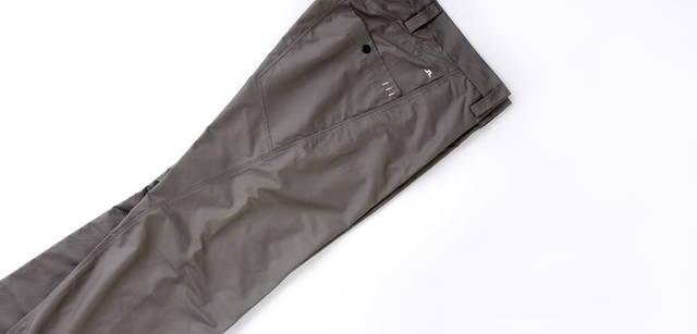 Umbrella ¥7,350 each<br>from lucien pellat-finet Tokyo Midtown Tel. 03-5647-8333