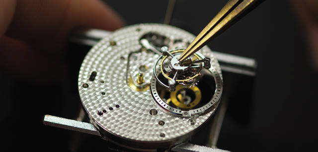 　THE MOVEMENT IS THE HEART OF A WATCH，IT IS THE MOST DIFFICULT ELEMENT TO PRODUCE AND DEVELOP.