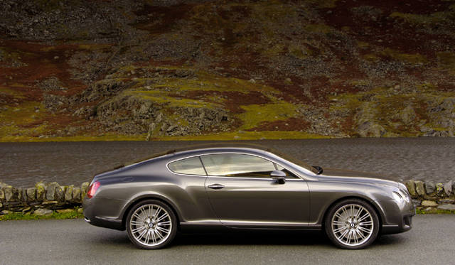 <br>エンジンは、コンロッドやピストンなどを新開発するとともに、フリクションロスの低減や、エンジン制御の変更などによって610ps、750Nmを絞り出す。