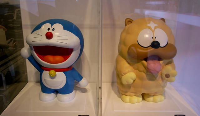 <b>VCD ドラえもん W-size & VCD 1/1 獅子丸</b><br>ワンダーフェスティバル2008 [夏] 限定商品であるライフサイズの獅子丸（忍者ハットリくん 登場）と、大きめなサイズで再登場のドラえもん。