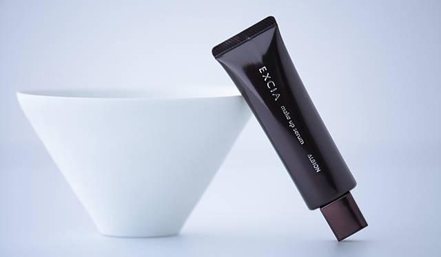 小林ひろ美｜こばやしひろみ｜特集│オトナの美容学｜日焼け対策｜アルビオン　エクシア AL メイクアップセラム