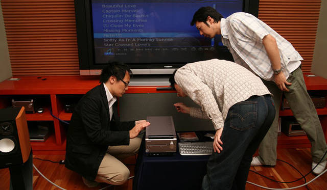 ONKYO田中幸成さんから説明を受ける