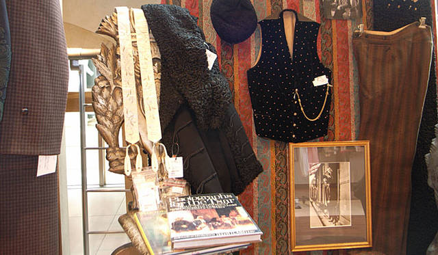 <strong>以下すべて、ユナイテッドアローズ 原宿本店 メンズ館2階（8月8日まで展示）</strong>