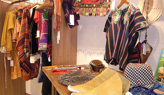 <strong>以下すべて、ビューティ＆ユース ユナイテッドアローズ 渋谷公園通り店1階（8月29日まで展示予定）</strong>