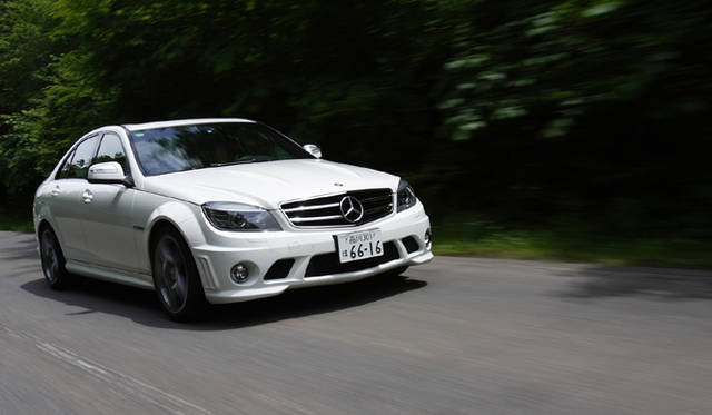 <b>Mercedes-Benz C63AMG｜メルセデス・ベンツC63AMG</b><br>突き出したフェンダーといい、「C63AMG」は押し出し感あるデザインの持ち主だ。