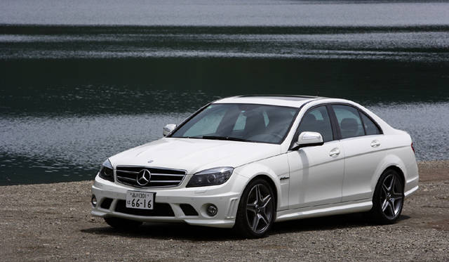 <b>Mercedes-Benz C63AMG｜メルセデス・ベンツC63AMG</b><br>ボディサイズは、全長4720mm×全幅1795mm×全高1440mm。