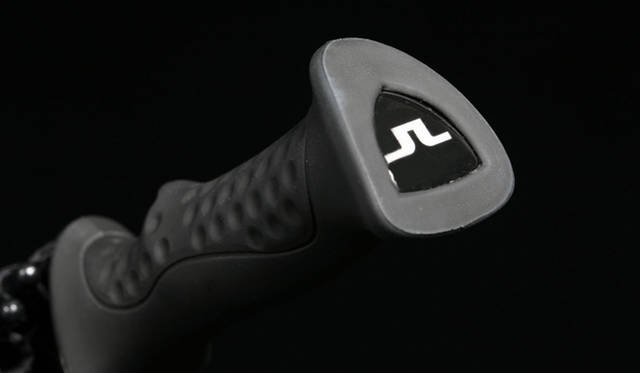 <strong>Ｊ.リンドバーグ｜J.Lindeberg</strong>