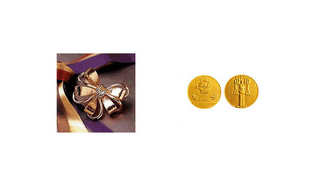 <strong>グロッセ｜GROSSE</strong>　1937年のパリ万博で、ジュエリーのデザインと技術の両部門において名誉メダルを受賞したブローチと、受賞メダル