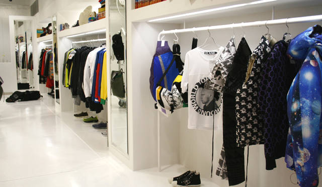 <strong>ユナイテッドアローズ｜UNITED ARROWS｜『SOUNDS GOOD』渋谷公園通り店オープン</strong>　1階メンズフロア