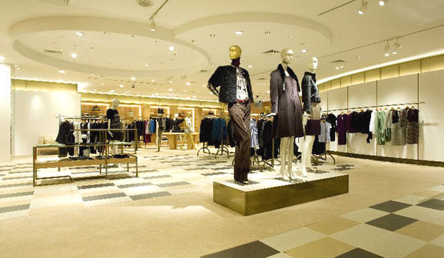 <strong>エストネーション｜ESTNATION</strong>　2階のウィメンズフロア