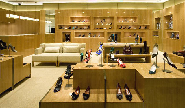 <strong>エストネーション｜ESTNATION</strong>　2階のウィメンズシューズコーナー