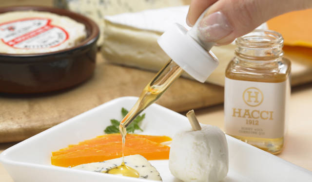 チーズにかけると、より深みのある味わいに