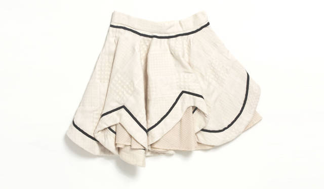 <strong>伊勢丹｜ISETAN × toha 28 “woven” by suzuki takayuki</strong>　フラワースカート2万6250円（POTTO）