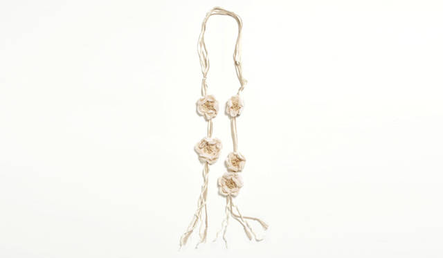 <strong>伊勢丹｜ISETAN × toha 28 “woven” by suzuki takayuki</strong>　コットンワッペンガーラント2万1000円（アトリエ染花）