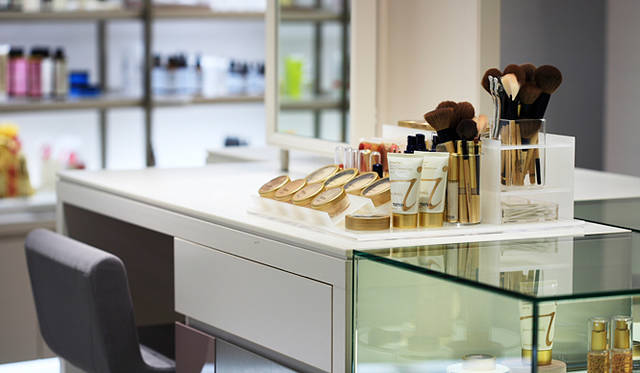 伊勢丹｜ISETAN｜ ビューティアポセカリー｜お試しカウンター