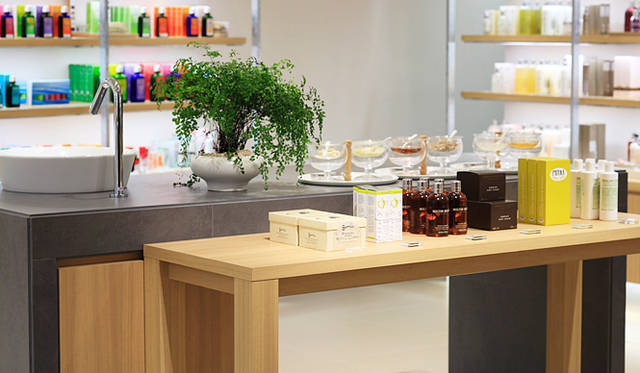 伊勢丹｜ISETAN｜ ビューティアポセカリー｜シンクではお試しも可