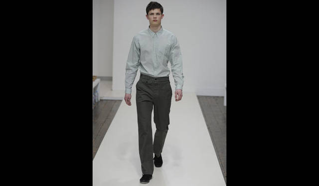 シャツ2万3100円、キッズシャツ1万6800円