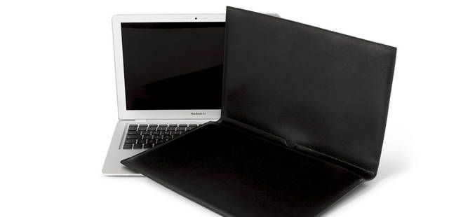　マックブック AIR カヴァー 14万7000円　※タイトルに入っている「Nero e Bianco」は現在販売を中止しております。