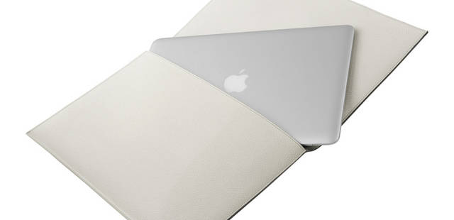 　マックブック AIR カヴァー 24万1500円　※タイトルに入っている「Nero e Bianco」は現在販売を中止しております。