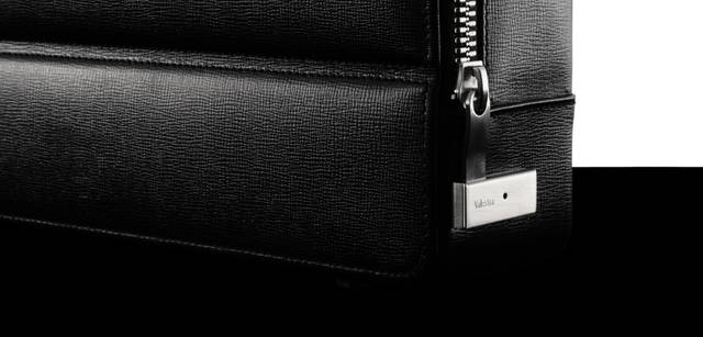 　アタッシェケース『プレミエ』 45万1500円　※タイトルに入っている「Nero e Bianco」は現在販売を中止しております。