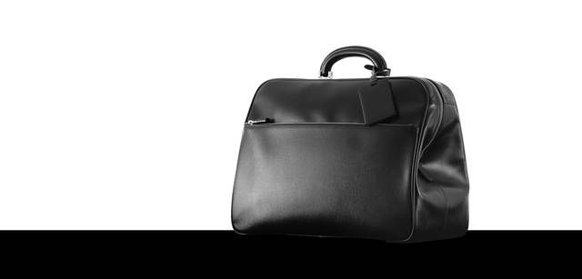 　トラベルバッグ『リネア・エッセ』 32万5500円　※タイトルに入っている「Nero e Bianco」は現在販売を中止しております。