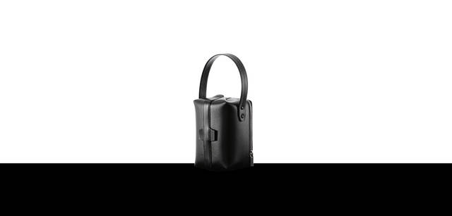 　セカンドバッグ 10万5000円　※タイトルに入っている「Nero e Bianco」は現在販売を中止しております。