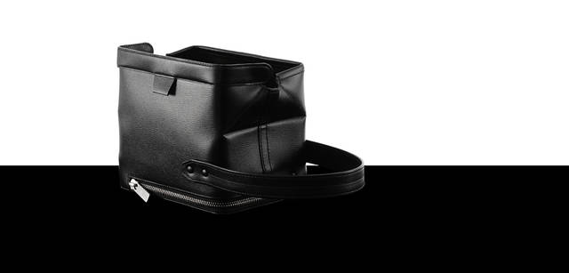 　セカンドバッグ 16万8000円　※タイトルに入っている「Nero e Bianco」は現在販売を中止しております。