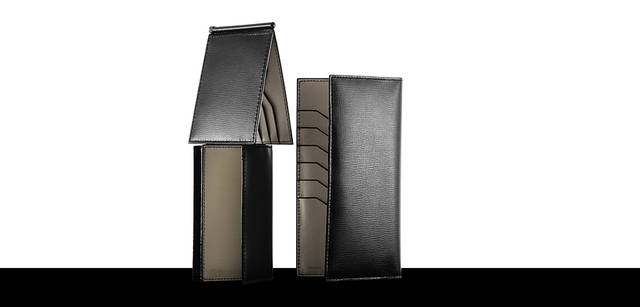 　（写真左上）グリップウォレット 6万3000円　※参考商品　（左下）名刺入れ 4万9350円　※参考商品　（右）長財布 7万6650円　※参考商品　　※タイトルに入っている「Nero e Bianco」は現在販売を中止しております。