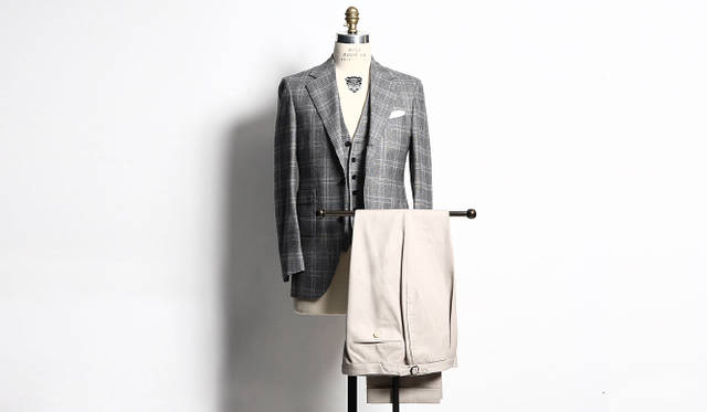 スーツ（スリーピース価格）　17万8500円　トラウザーズ　4万2000円