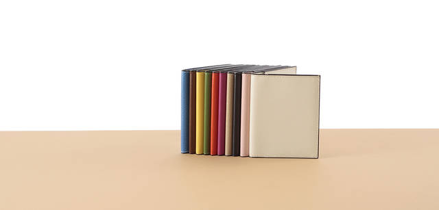 　名刺入れ 3万1500円　※素材により価格がかわります。