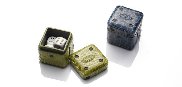 　『ダイスケース』 左から グリーン、ブルー 各7万9800円