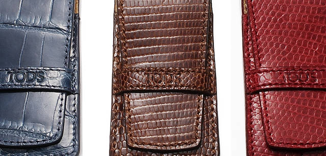 　『カラーステイケース』 左から ブルー 7万9800円、ブラウン、レッド 各3万450円