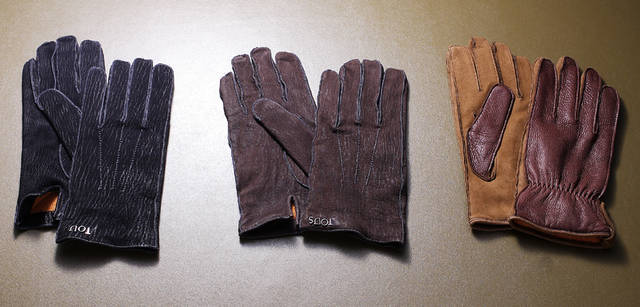 『キーリング』　左から モスグリーン、ダークブラウン、ブラック、レッド、ネイビー　各2万2050円